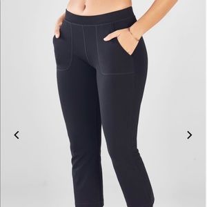 Fabletics Suri Micro Flare Capri Sz M
